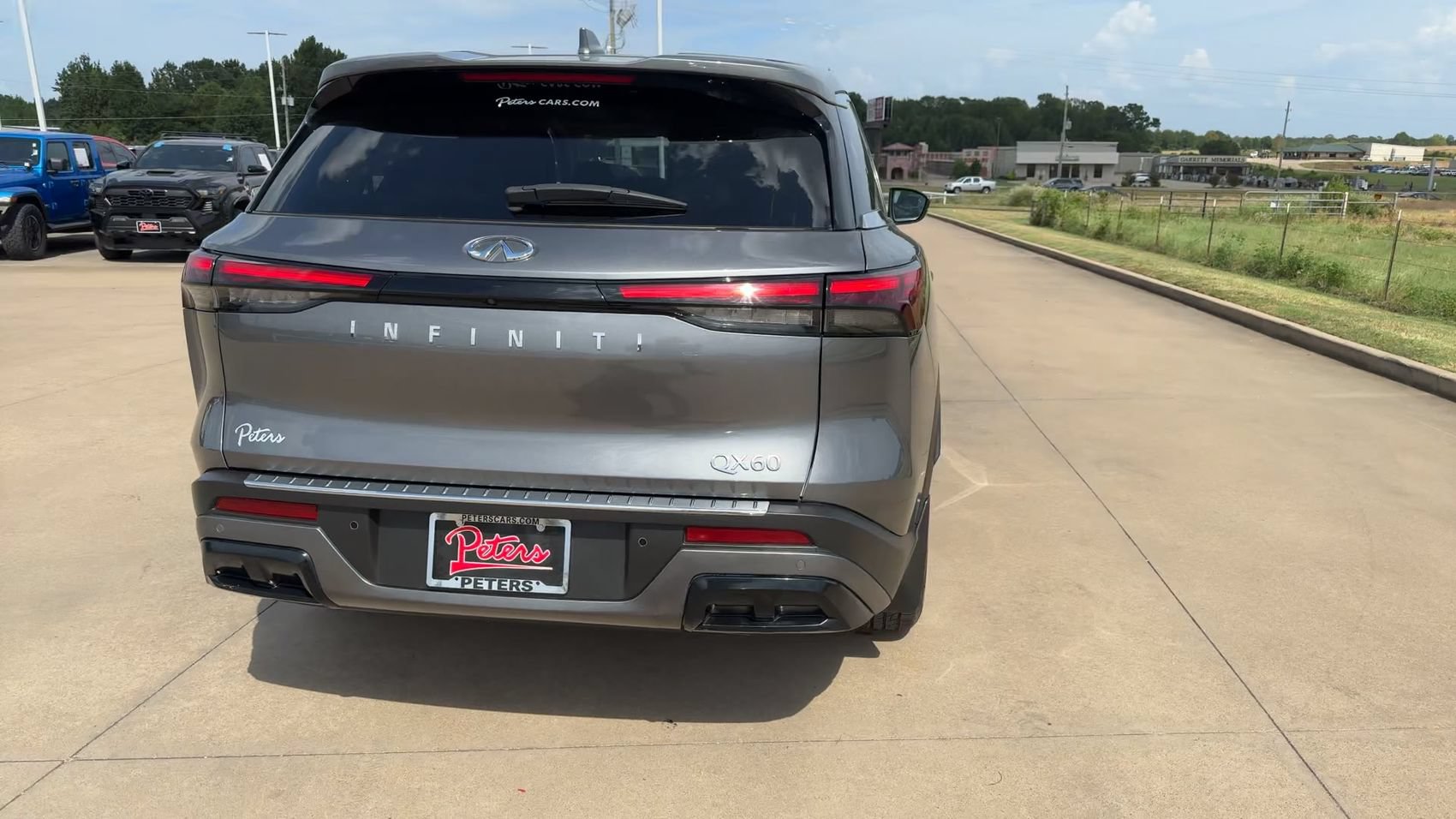 Used 2025 INFINITI QX60 Pure w/ Cargo Package FWD image 8