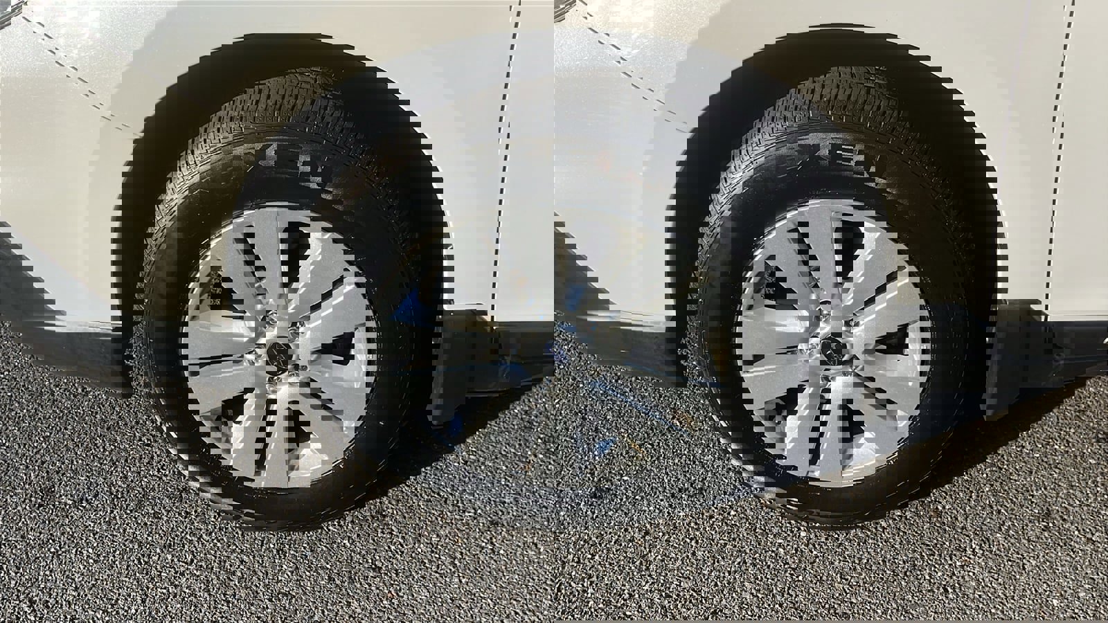 Used 2017 Subaru Outback 2.5i Premium image 9