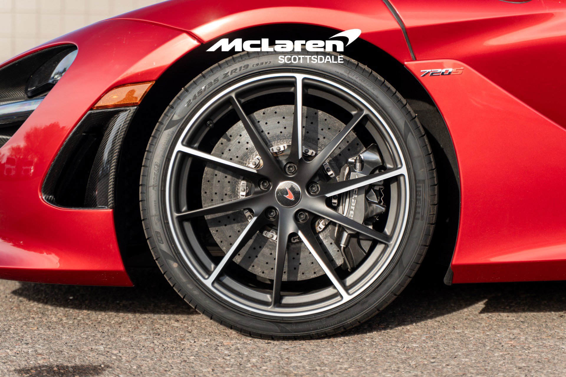 Used 2018 McLaren 720S Performance RWD image 23