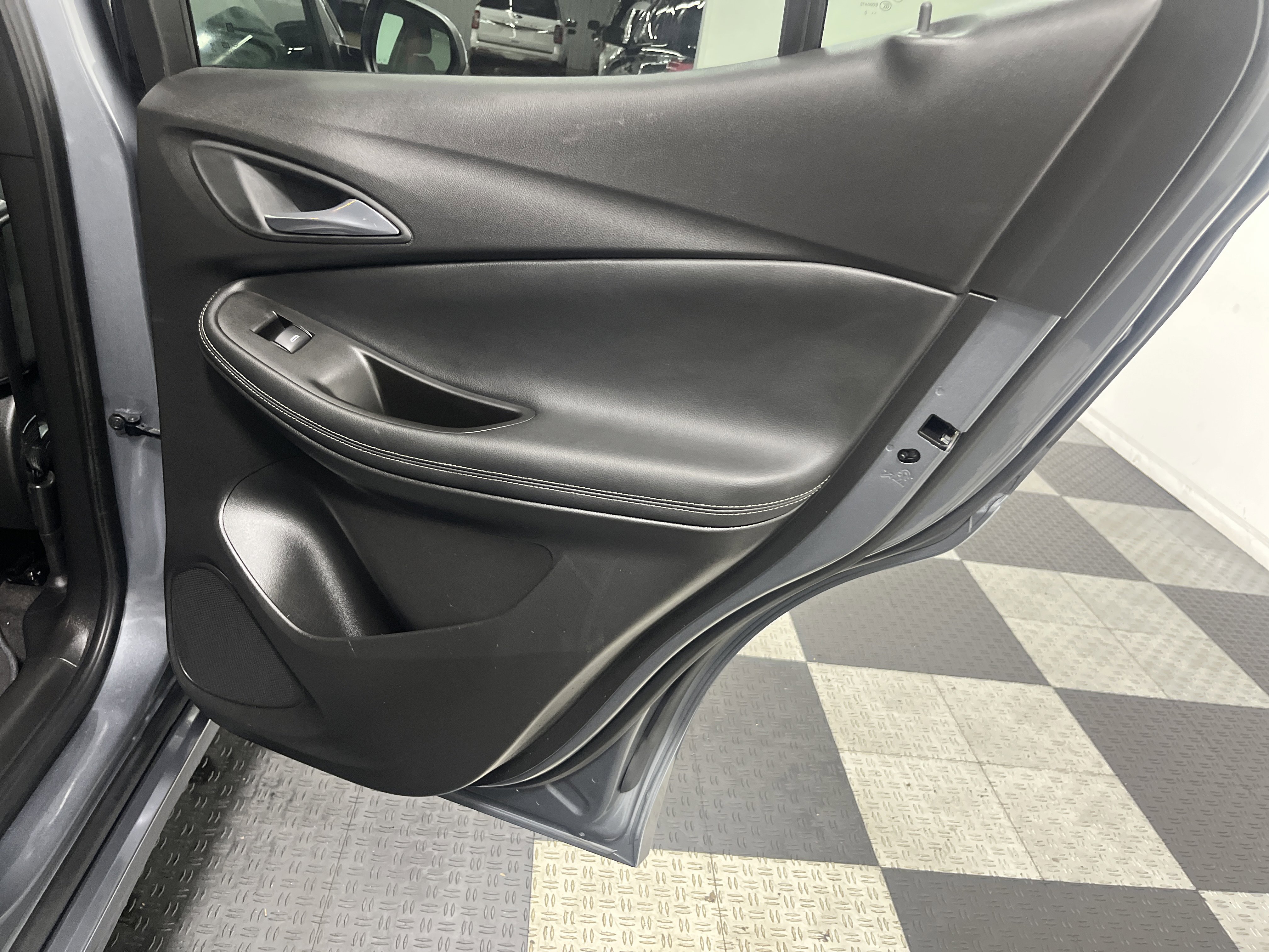 Used 2021 Buick Encore GX Select w/ Sport Touring Package image 19