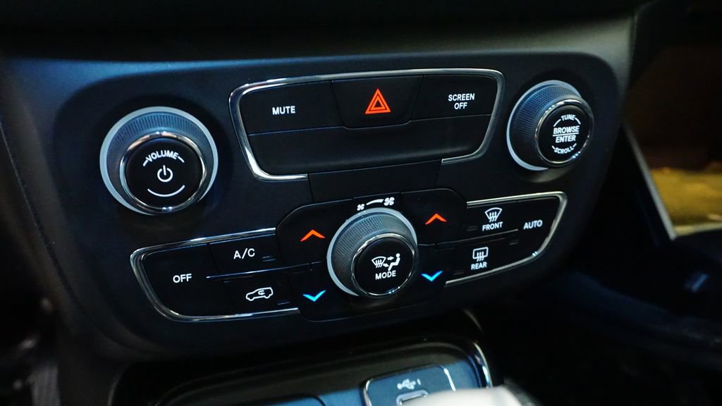 Certified 2019 Jeep Compass Limited image 33