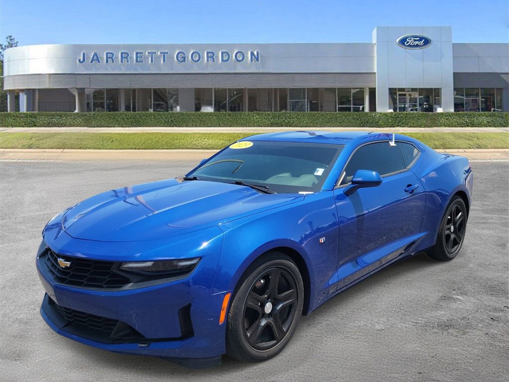 Used 2023 Chevrolet Camaro LT RWD image 2