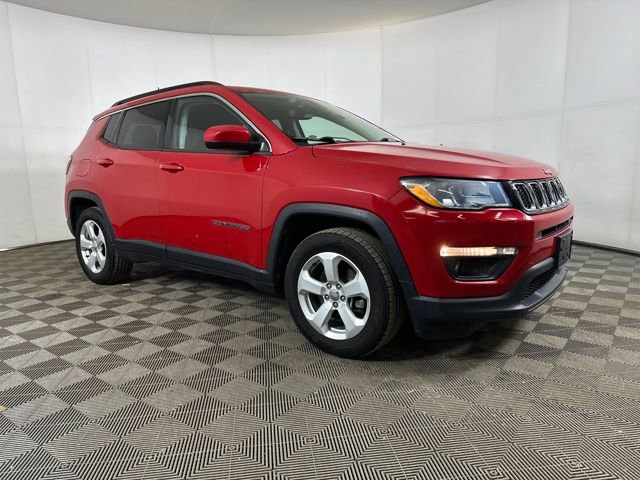 Used 2019 Jeep Compass Latitude image 2