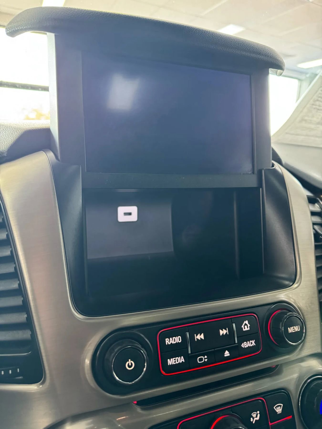 Used 2016 GMC Yukon Denali w/ Enhanced Security Package image 28