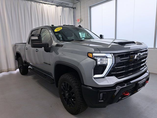 Used 2025 Chevrolet Silverado 2500 LT w/ Trail Boss Package AWD/4WD image 4