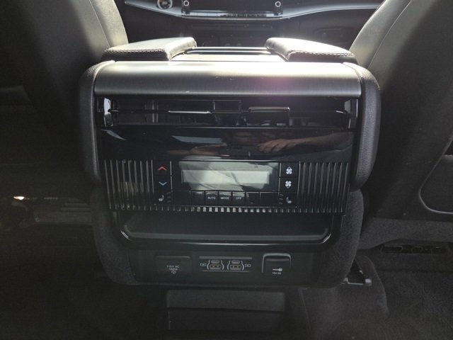 Used 2024 Jeep Wagoneer Series II image 11