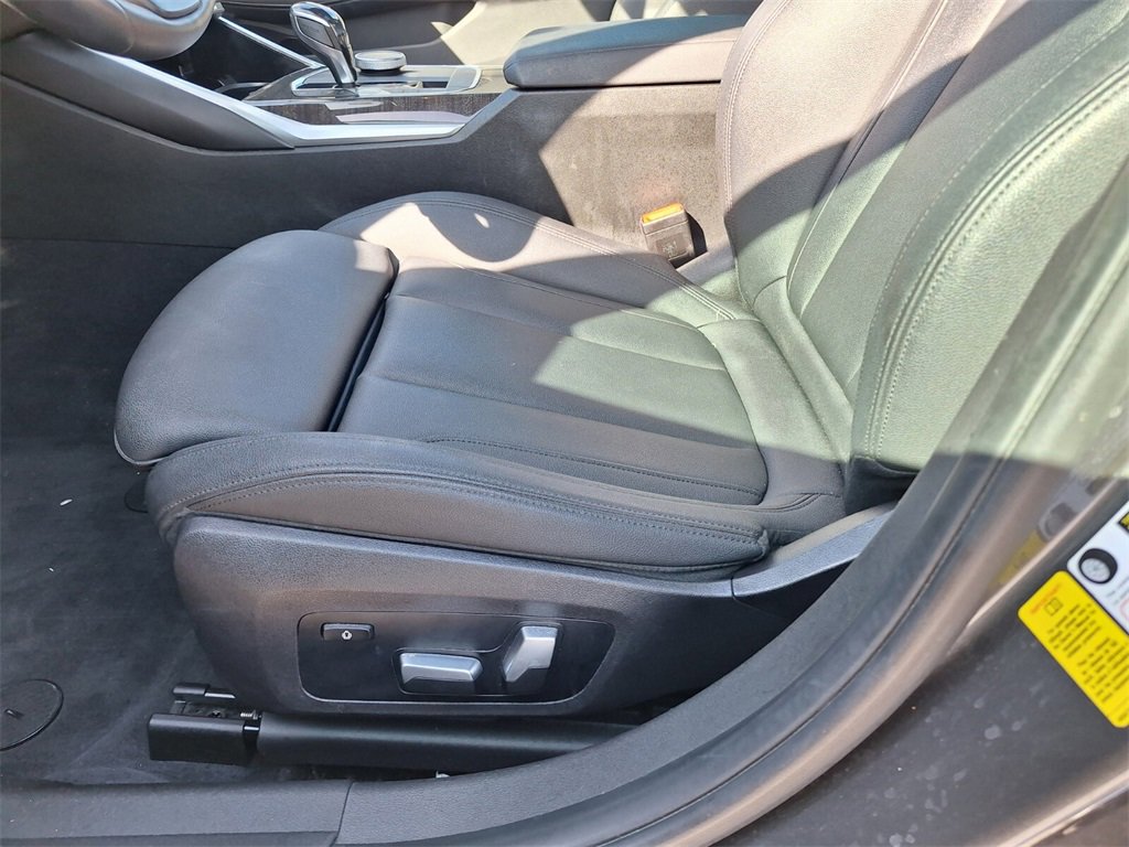 Used 2020 BMW 330i Sedan w/ Driving Assistance Package image 30