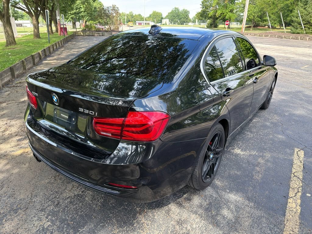 Used 2018 BMW 330i xDrive Sedan AWD/4WD image 12