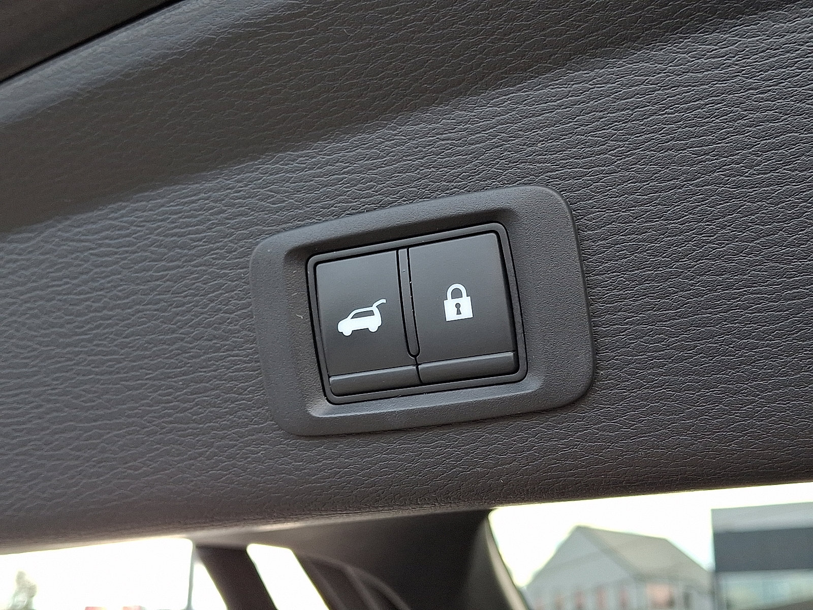 Used 2022 Mitsubishi Outlander SE image 31