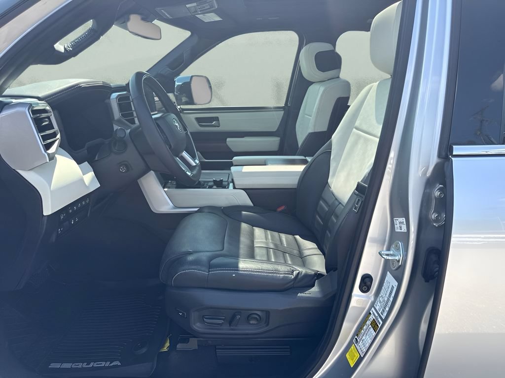 Used 2023 Toyota Sequoia Capstone AWD/4WD image 5