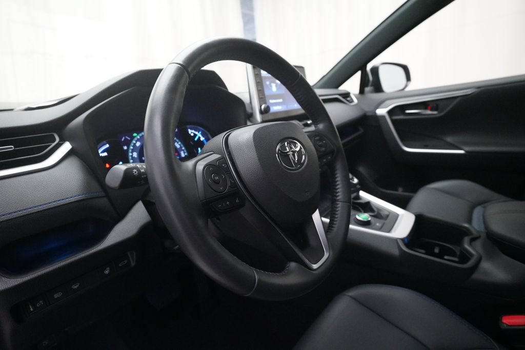 Used 2022 Toyota RAV4 XSE w/ XSE Grade Weather Package AWD/4WD image 8