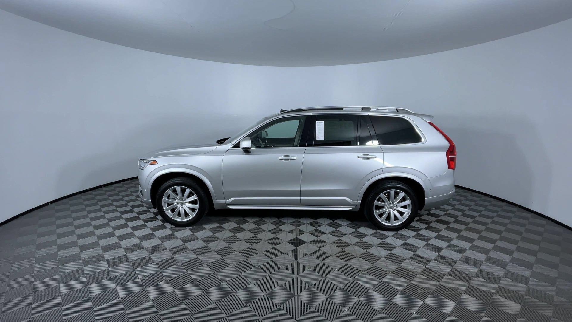 Used 2016 Volvo XC90 T6 Momentum AWD/4WD image 5