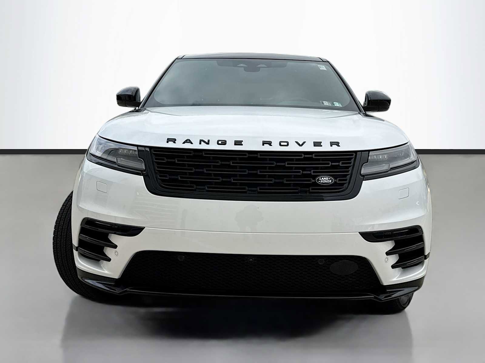 Used 2026 Land Rover Range Rover Velar Dynamic SE AWD/4WD image 2