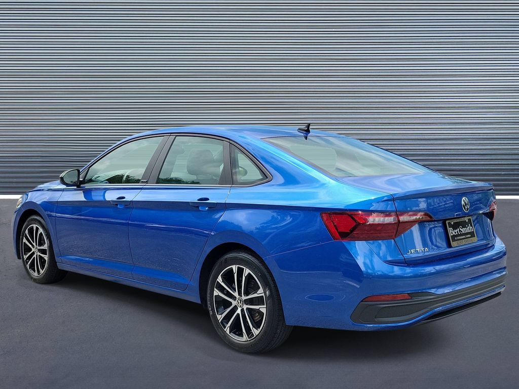 Used 2023 Volkswagen Jetta Sport FWD image 4