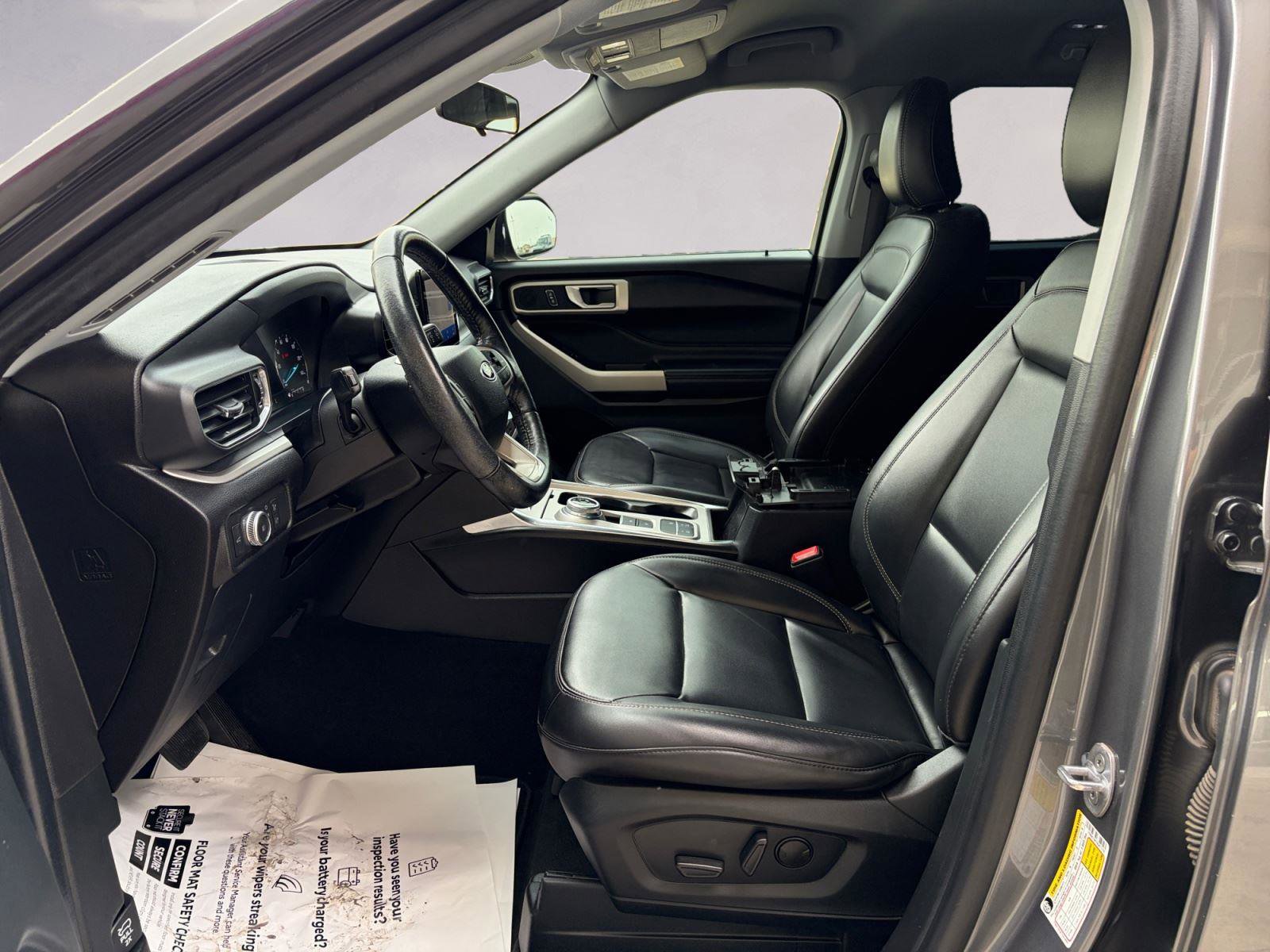 Used 2022 Ford Explorer XLT w/ Equipment Group 202A image 9