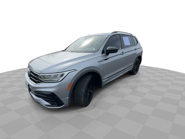 Used 2022 Volkswagen Tiguan SE R-Line image 4