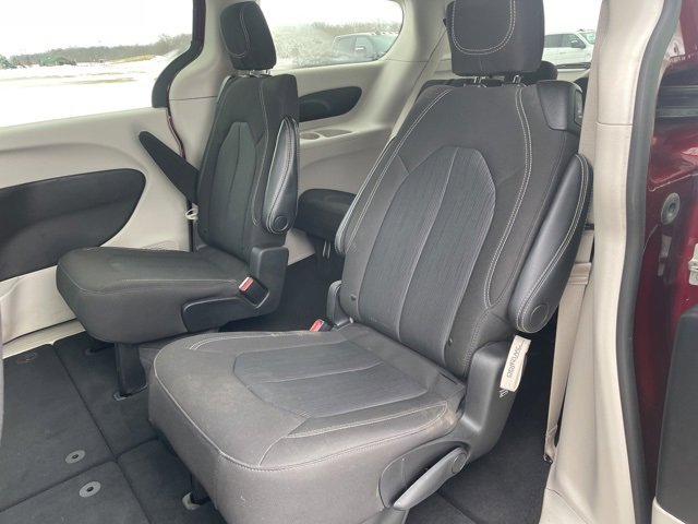 Used 2023 Chrysler Voyager LX image 13