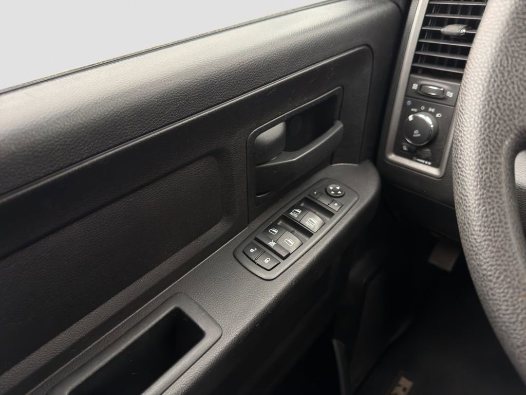 Used 2018 RAM 1500 Express image 12