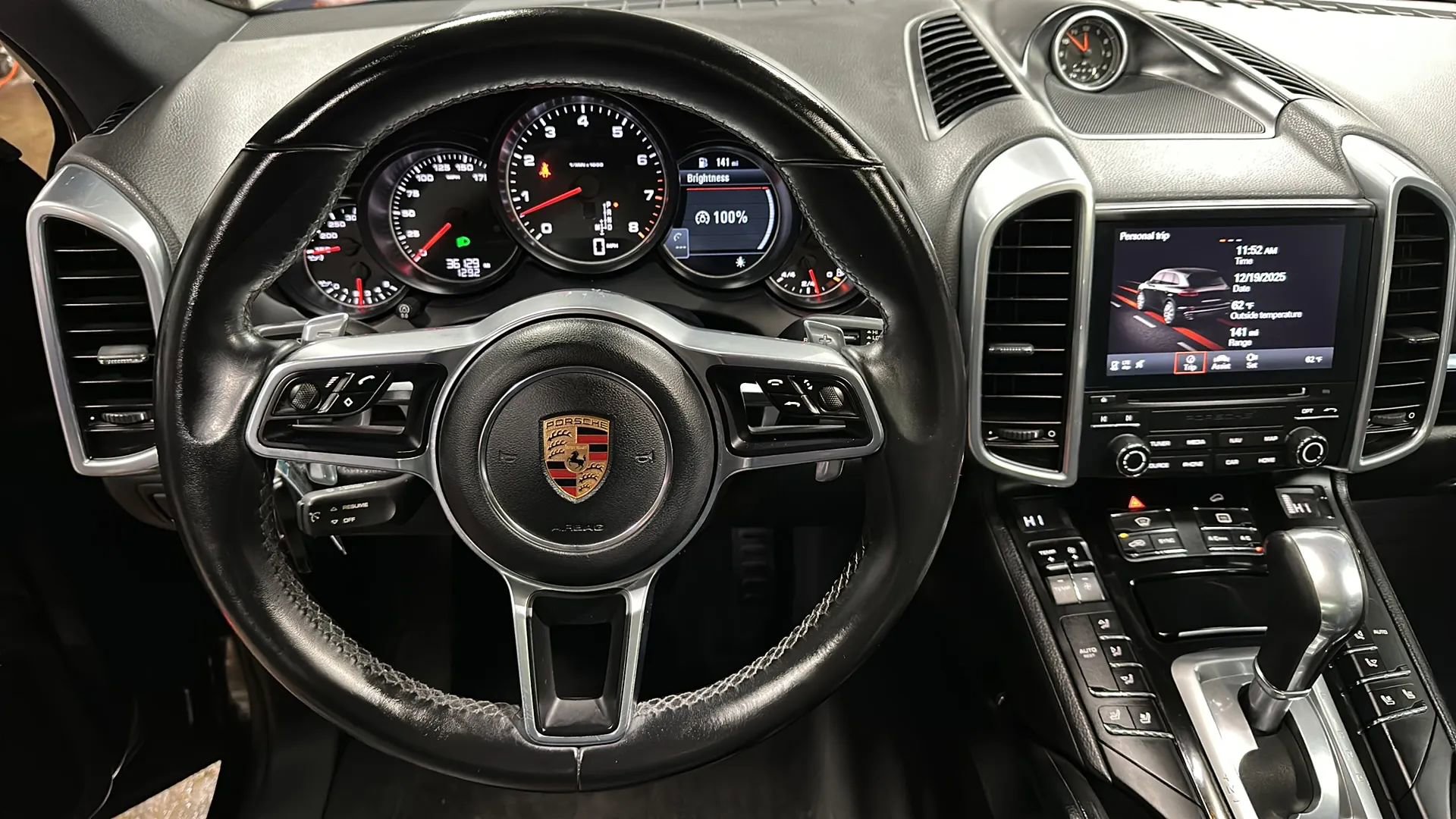 Used 2018 Porsche Cayenne Platinum Edition image 21