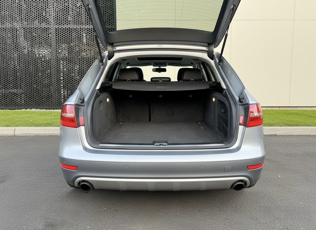 Used 2016 Audi A4 Premium Plus w/ Technology Package image 25