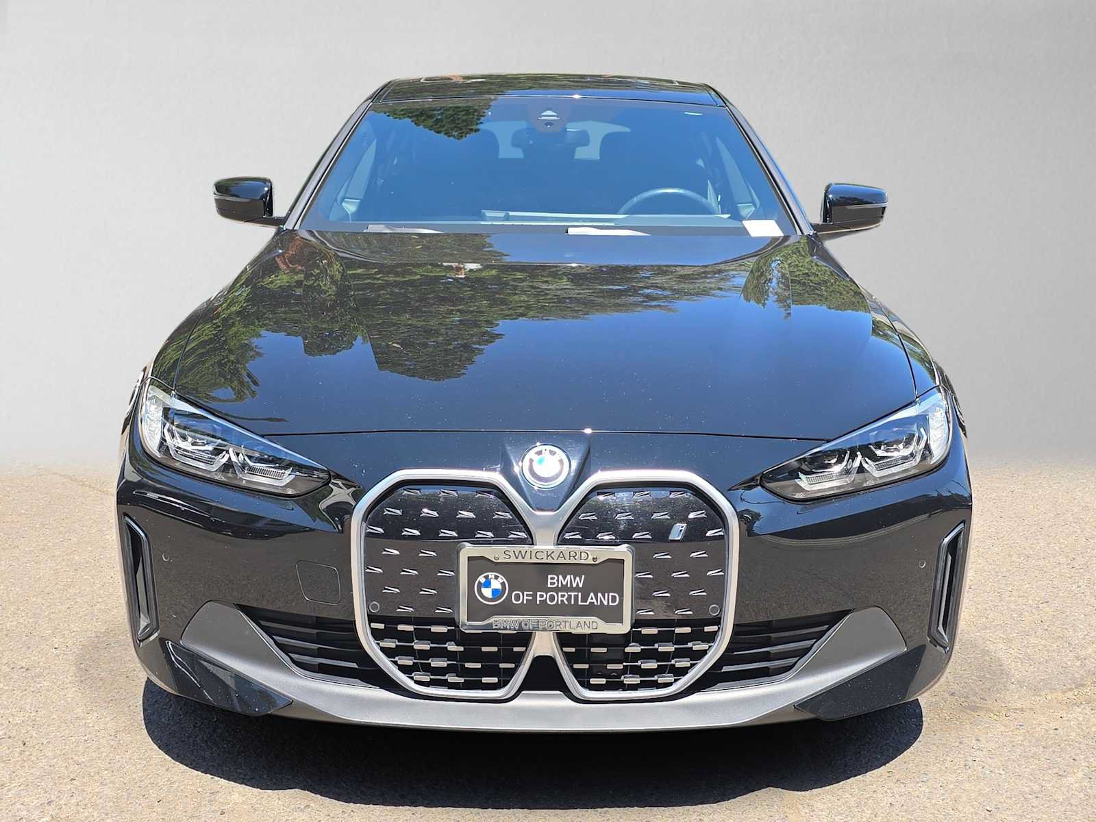 Used 2023 BMW i4 eDrive35 w/ Premium Package RWD image 8