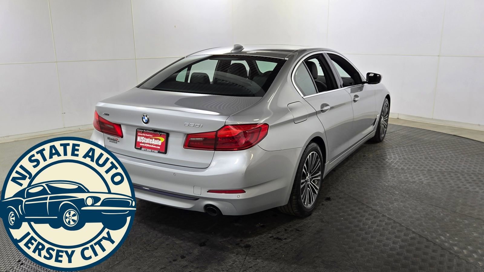Used 2018 BMW 530i xDrive w/ Premium Package image 7