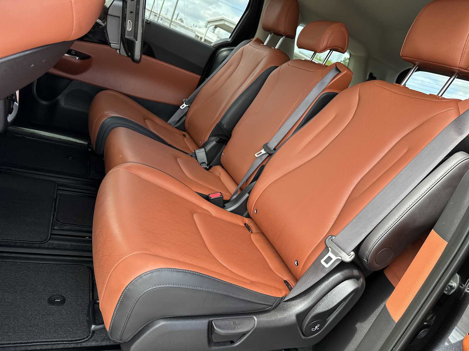 Used 2024 Kia Carnival SX image 24