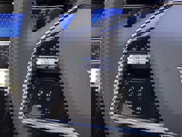 New 2026 Cadillac Optiq Luxury 2 image 12