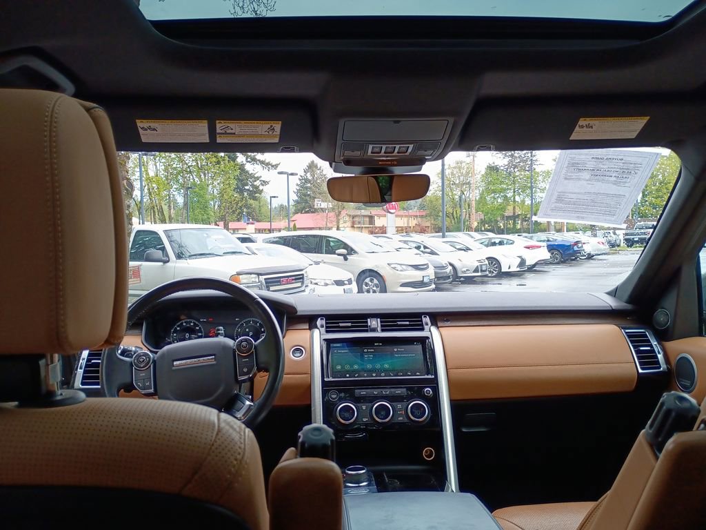 Used 2018 Land Rover Discovery HSE Luxury image 25