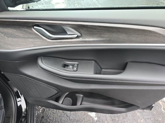 New 2025 Jeep Grand Cherokee L Limited w/ Luxury Tech Group II image 31