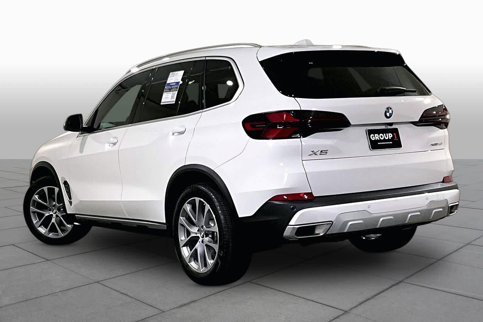 Certified 2025 BMW X5 xDrive40i w/ Parking Assistance Package AWD/4WD image 11