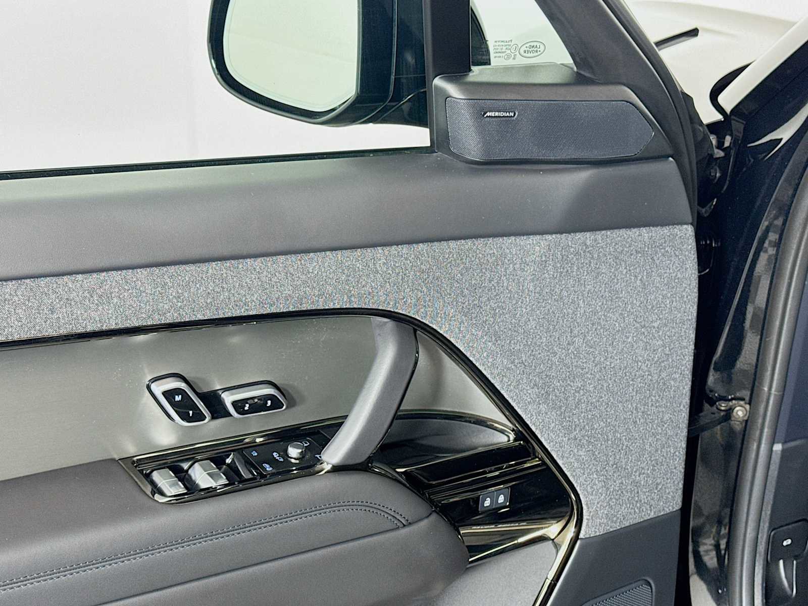 Used 2025 Land Rover Range Rover Sport Dynamic SE image 20