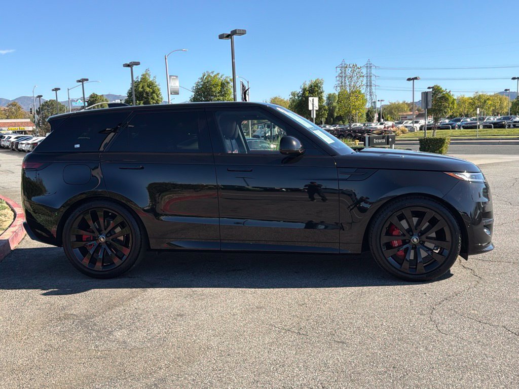 Used 2025 Land Rover Range Rover Sport Dynamic SE AWD/4WD image 6