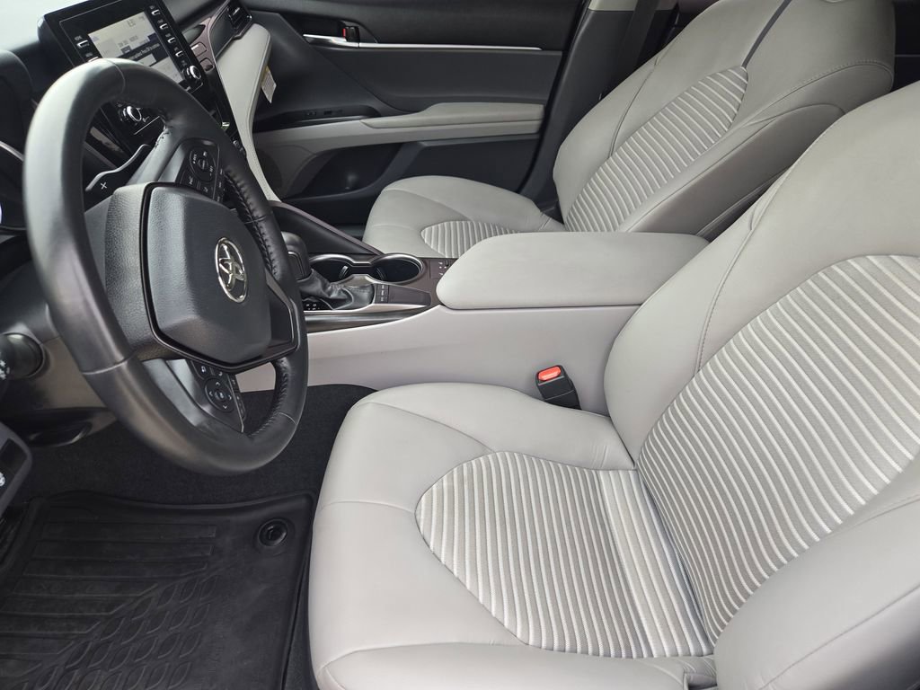 Used 2024 Toyota Camry SE w/ Cold Weather Package FWD image 14
