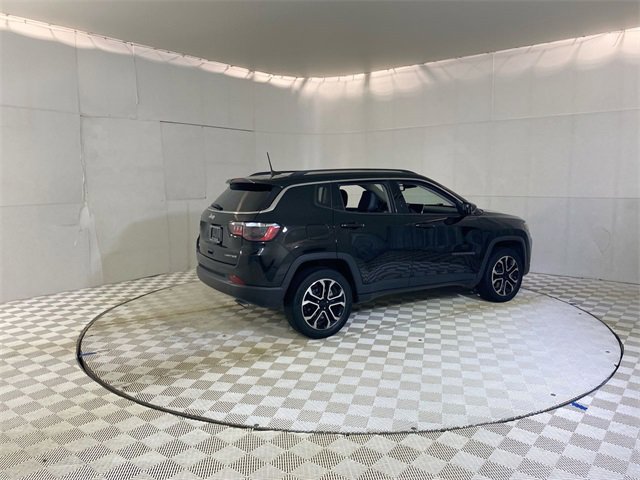 Used 2022 Jeep Compass Limited image 17