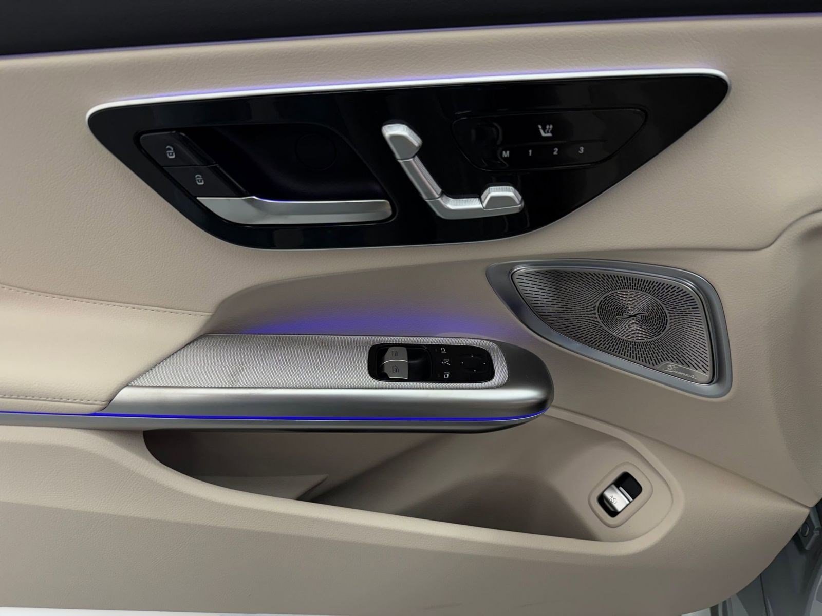 New 2026 Mercedes-Benz CLE 300 4MATIC Coupe image 11