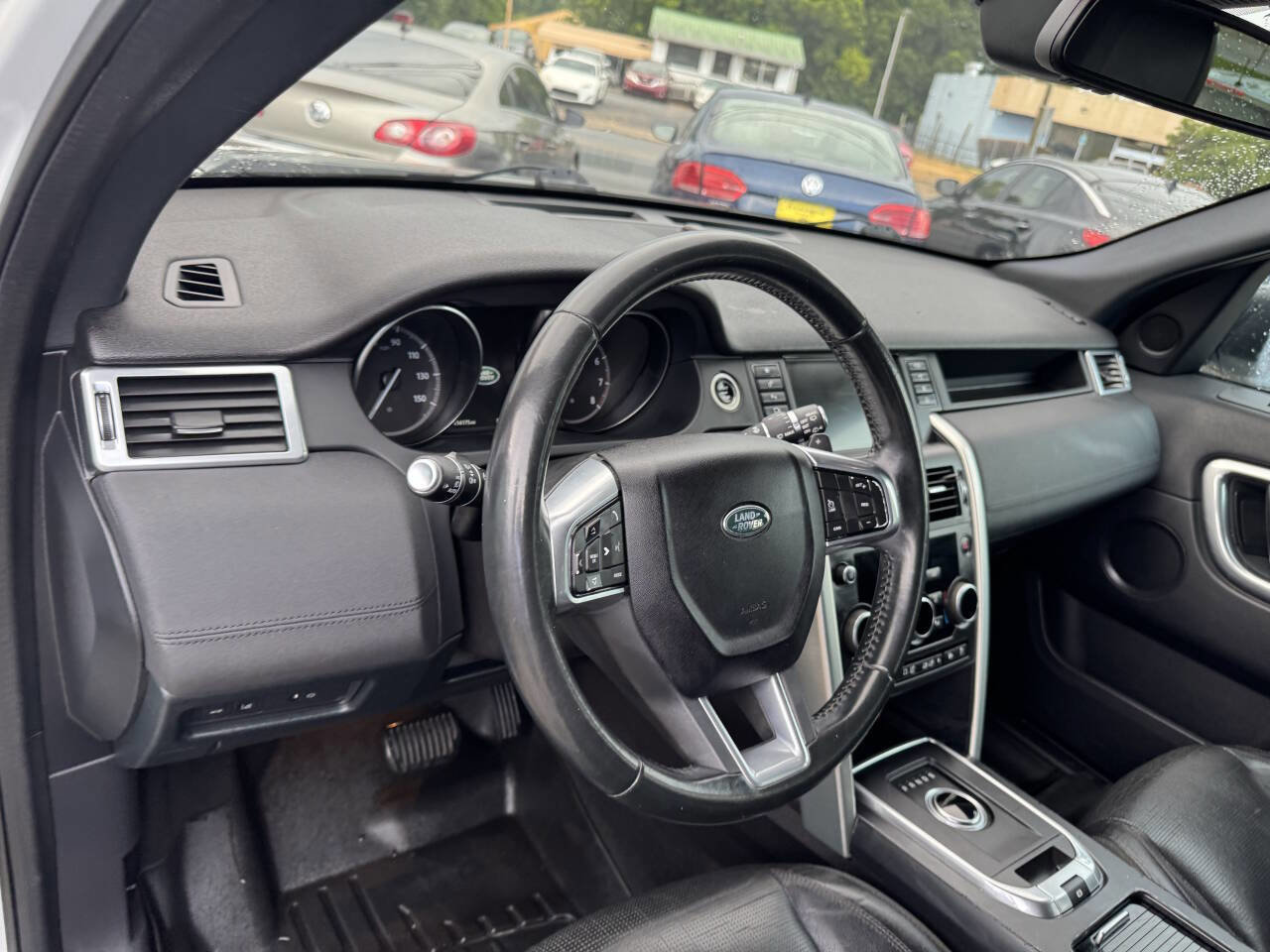 Used 2017 Land Rover Discovery Sport HSE image 28