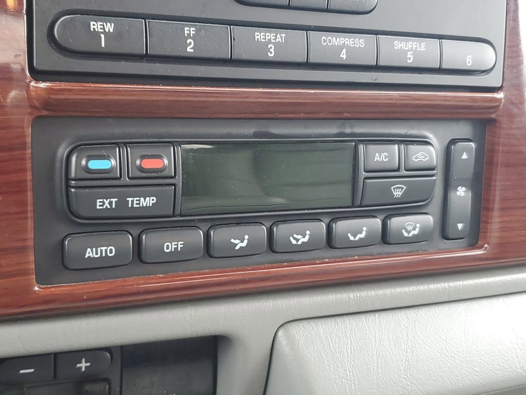 Used 2007 Ford F250 Lariat image 23