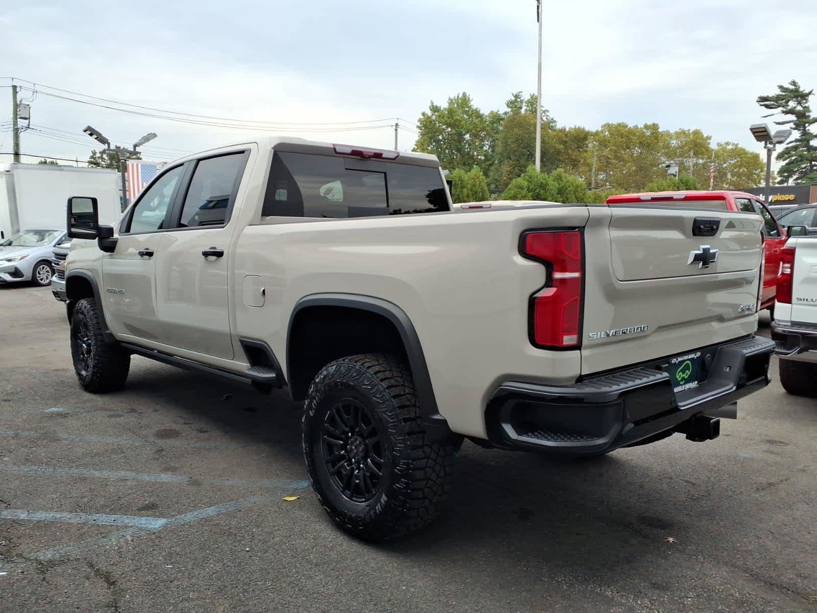 Used 2026 Chevrolet Silverado 2500 ZR2 AWD/4WD image 4