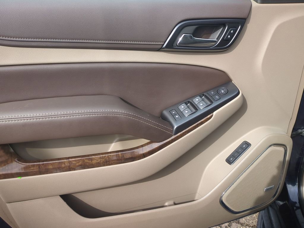Used 2020 Chevrolet Suburban LT image 13