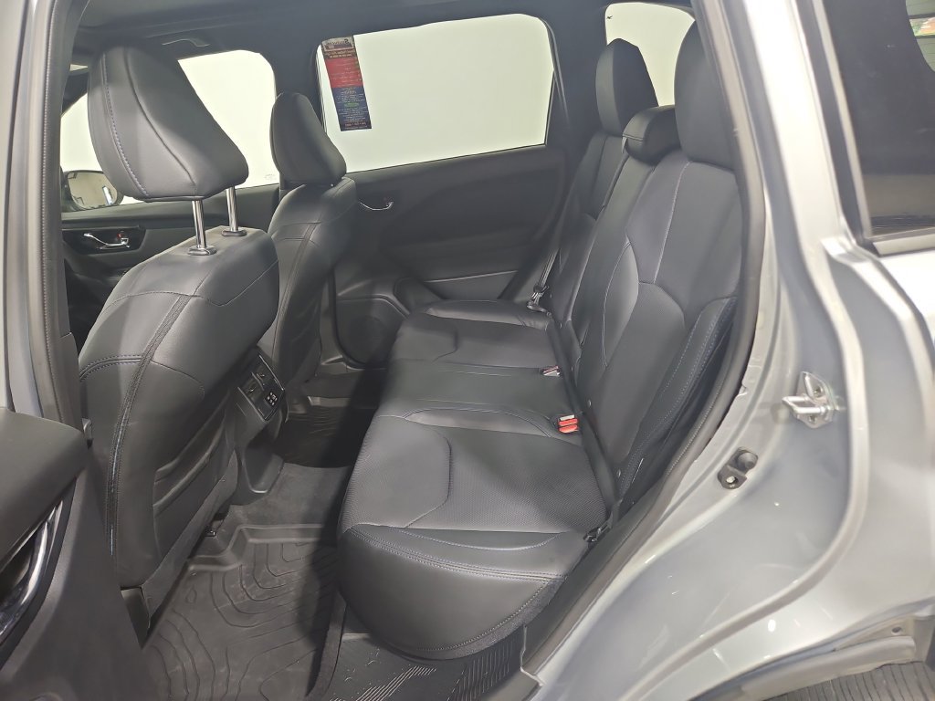 Used 2025 Subaru Forester Limited AWD/4WD image 27