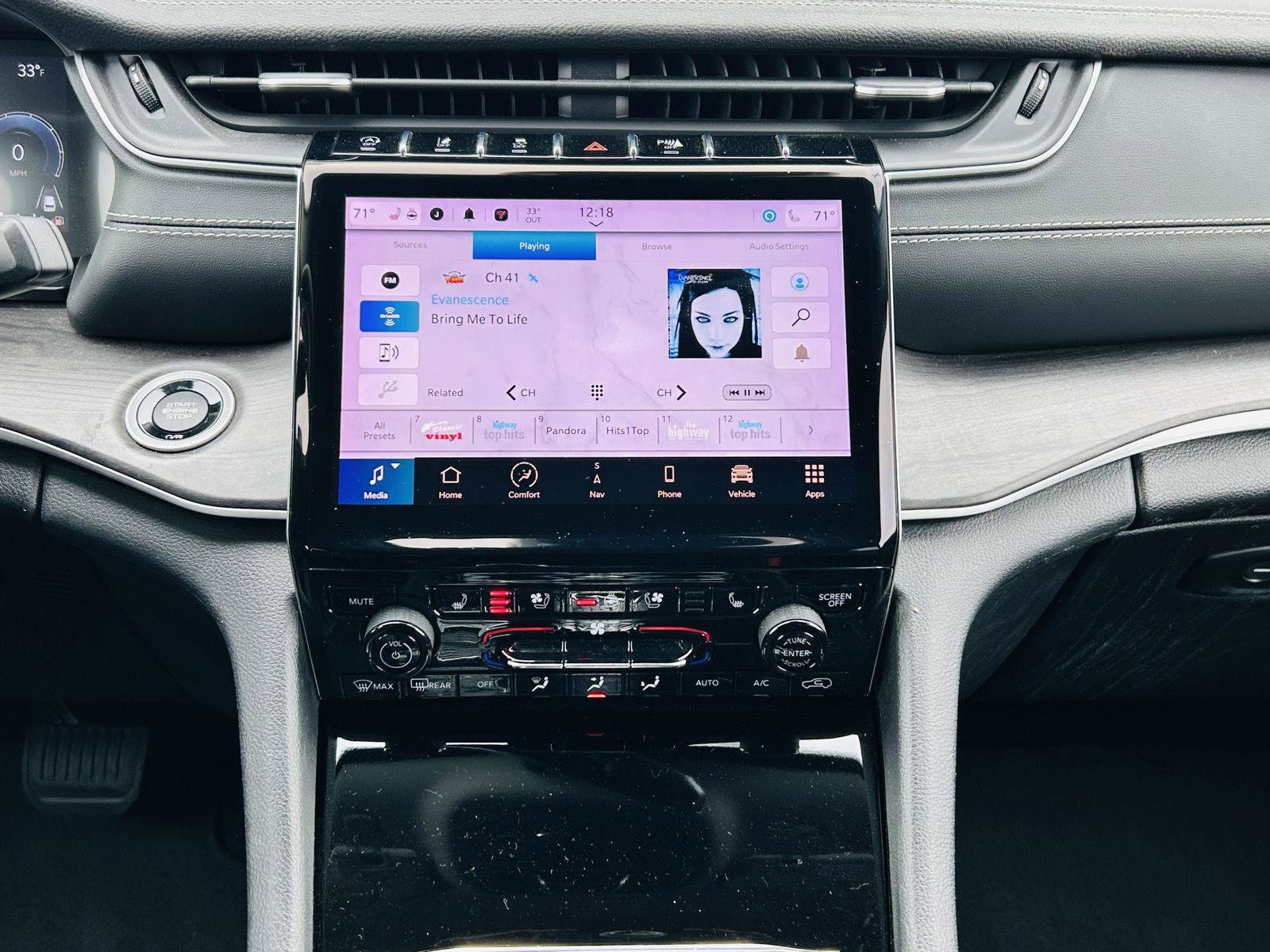 Used 2022 Jeep Grand Cherokee L Limited w/ Luxury Tech Group II image 25