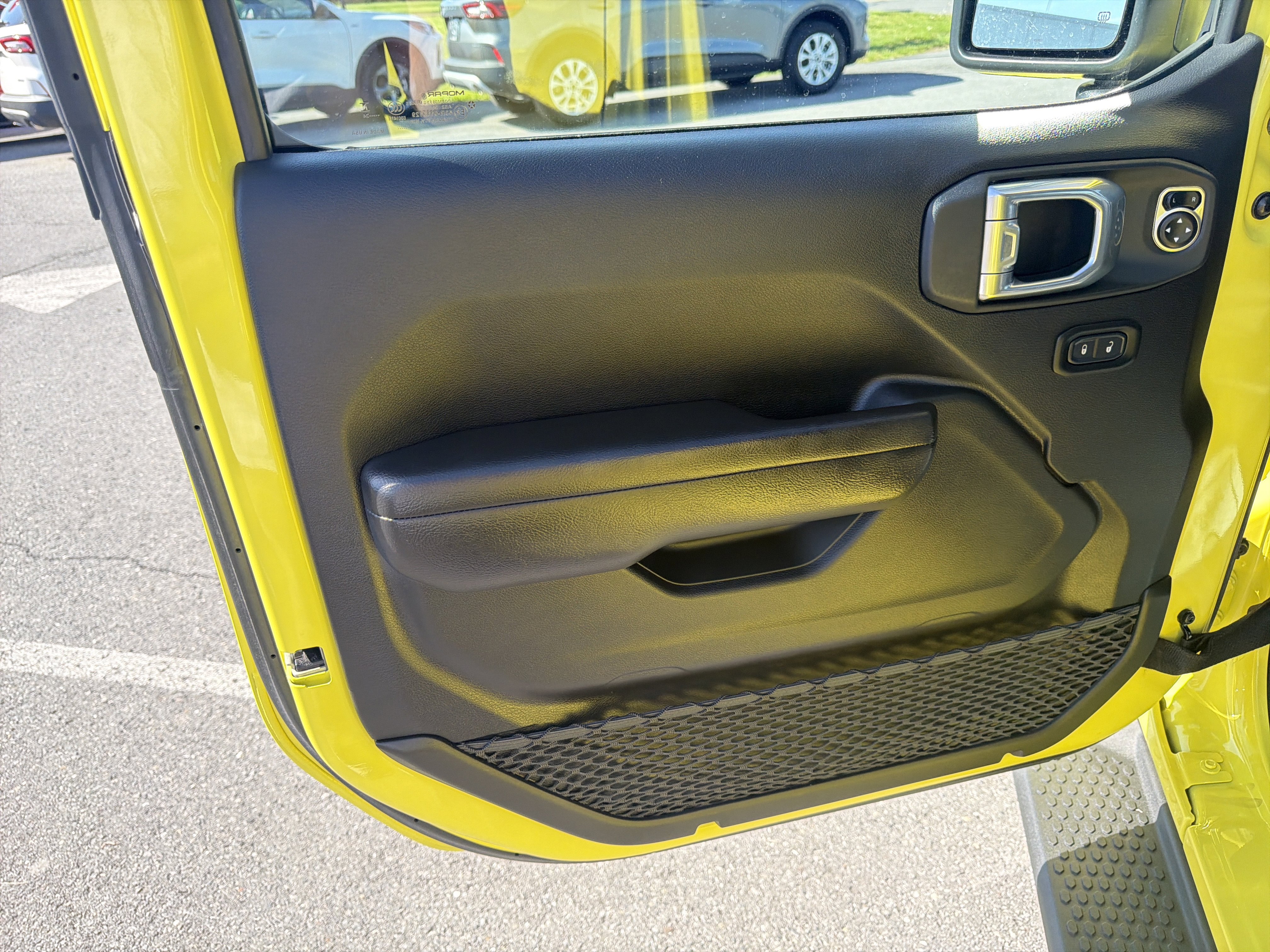 Used 2024 Jeep Wrangler Sport S w/ Convenience Group AWD/4WD image 15