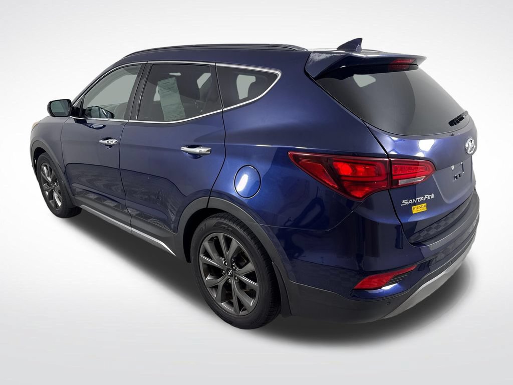 Used 2018 Hyundai Santa Fe Sport w/ Cargo Package FWD image 5