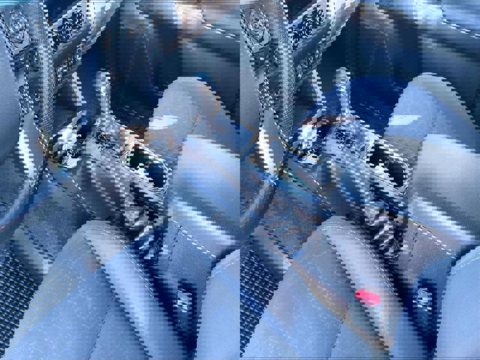 Used 2018 Toyota Tacoma TRD Off-Road w/ Technology Package image 18