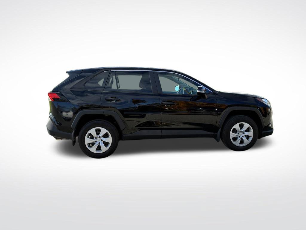 Used 2024 Toyota RAV4 LE AWD/4WD image 7