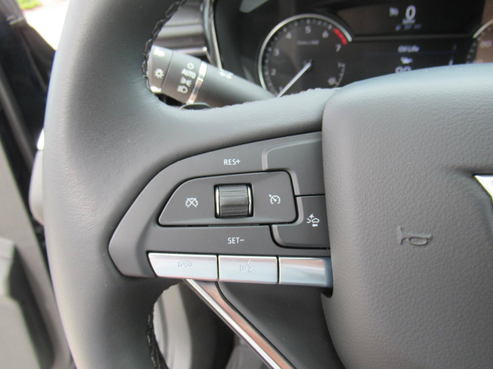 Certified 2025 Cadillac XT6 Luxury FWD image 24
