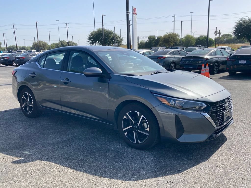 Used 2025 Nissan Sentra SV FWD image 3