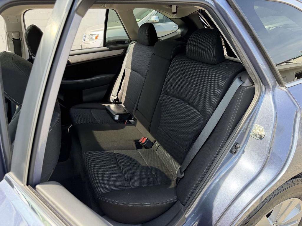 Used 2016 Subaru Outback 2.5i Premium image 18