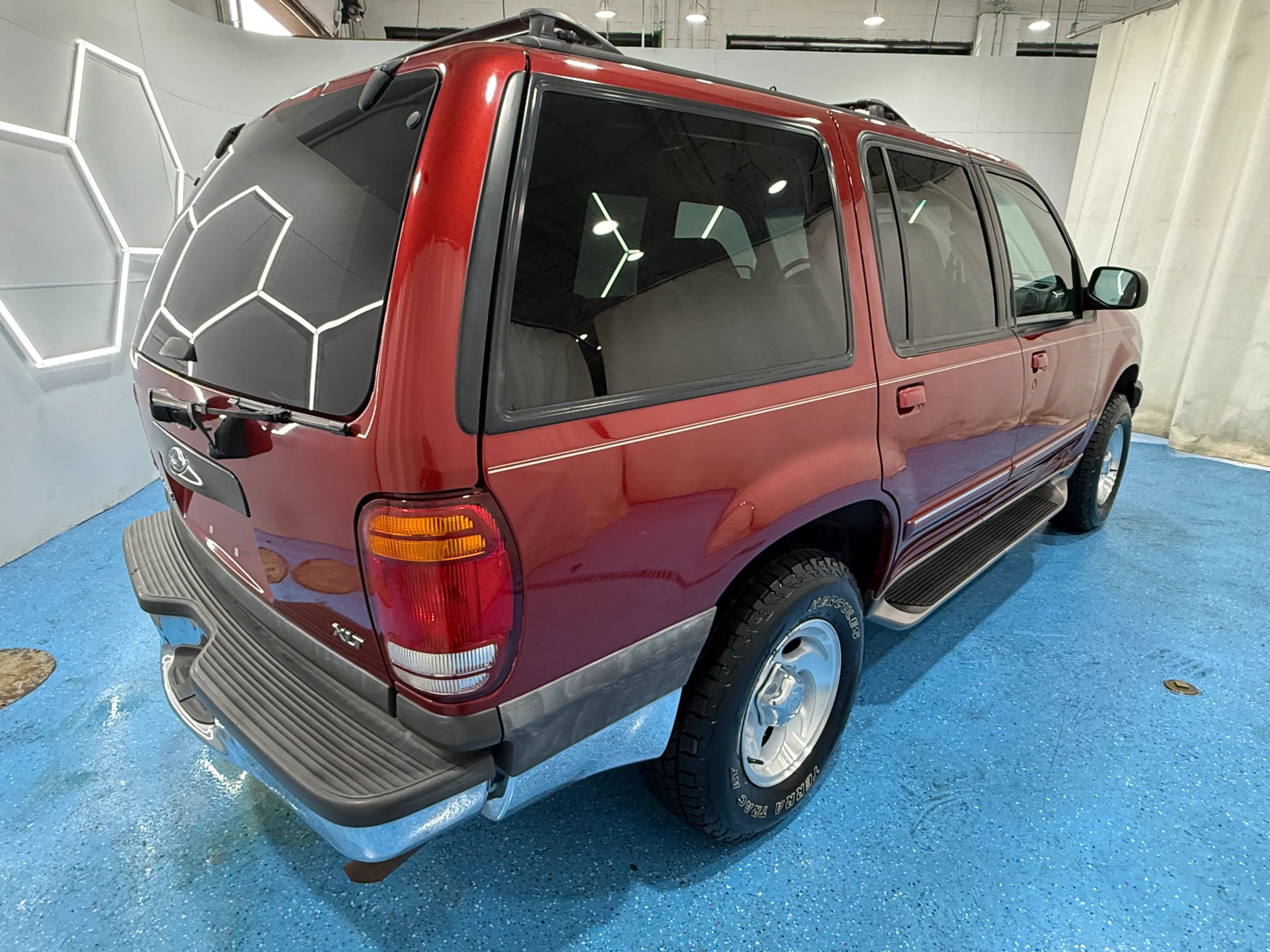 Used 1999 Ford Explorer 4WD 4-Door image 6